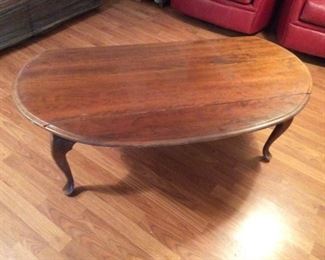 Hinged coffee table https://ctbids.com/#!/description/share/342913