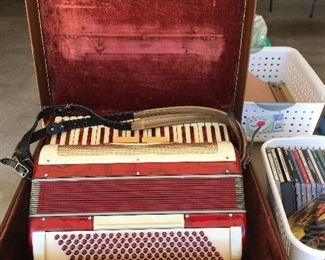Cellini Accordian with case