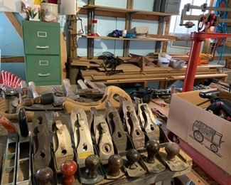 Many old wood Planes