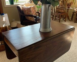 Nice Drop leaf table