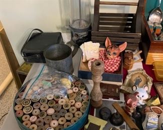 Variety of collectable smalls