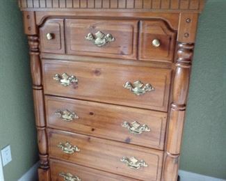 chest of drawers