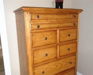 chest of drawers