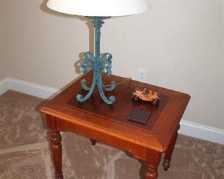 Hammond end table, lamp