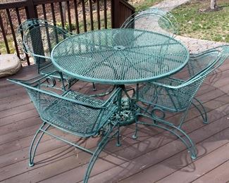 Outdoor table with 4 chairs