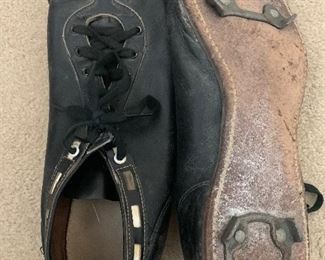 vintage golf shoes, $15