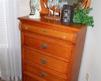 #10 - Lexington Oak Chest-of-Drawers with Mirror