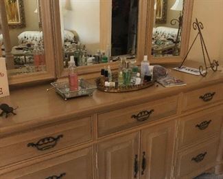 This item is listed for PRE-SALE. Contact us at 630-253-7141 for more information if wanting to purchase prior to the sale on March 6th and 7th.