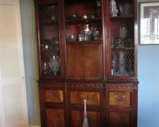 1948-49 Windsor cabinet by Drexel, with Magnavox components.