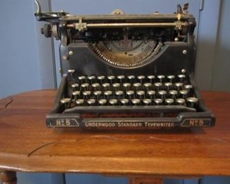 Underwood standard typewriter No. 5.