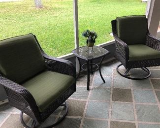 3 piece patio set, rugs also