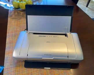 Hp deskjet 460 portable printer (with battery)		