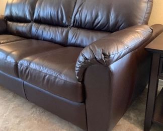 Palliser Dalia Karma Leather Sofa/Couch SP Walnut	35x84x36in	HxWxD

