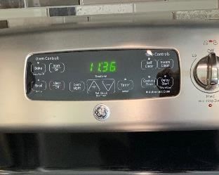 GE Smooth Top Stove/Range	47x30x30in	HxWxD
