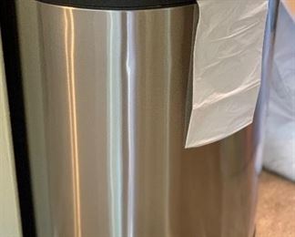 Stainless Steel Garbage Can		

