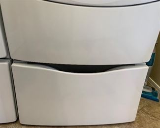 Maytag 5000 Series Electric Dryer w/ Steam MEDE500VW1	52.25x27x30in	HxWxD
