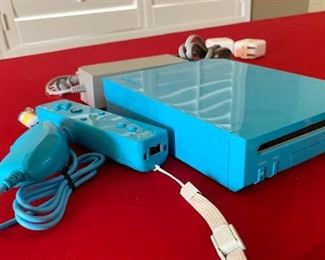 Nintendo Wii  Gaming Console RVL-101 Blue/teal limited edition		
