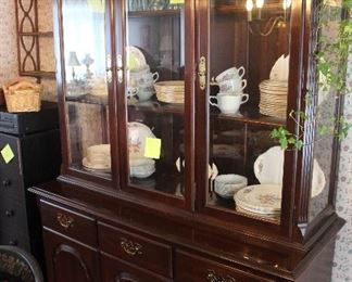 Ethan Allen china hutch