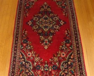 Lot 7 : Small oriental rug (2'x4')  $50.