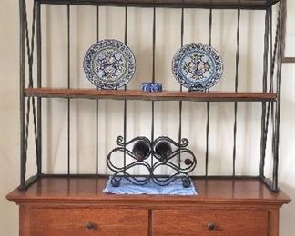 Thomasville's 'Impressions' baker's rack