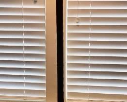 Swing arm floor lamp