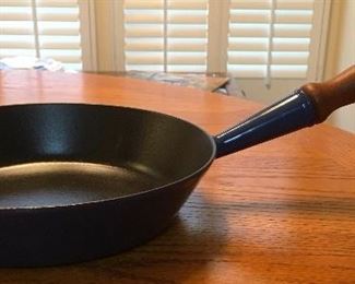 Le Creuset cast iron skillet no. 24