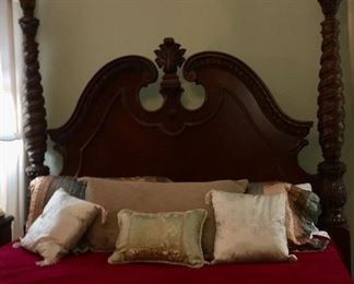 Alternate view of King bed