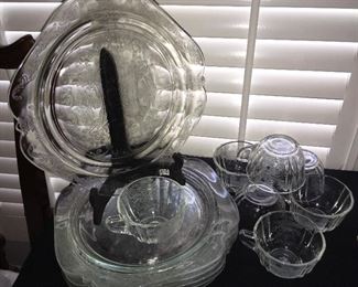 Federal glass dinner plates & snack set (dinner plate with  cup)