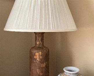 Table lamp; Asian vase