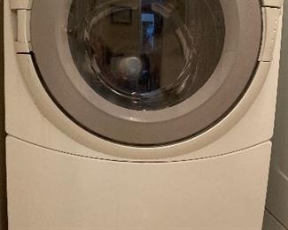 Whirlpool Duet washing machine with pedestal drawer