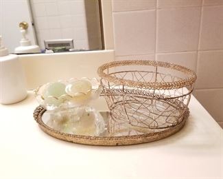 Gold Accent Bathroom Decor
