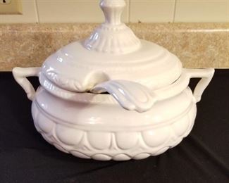 GRAVY BOWL WITH LADLE