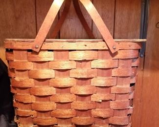 Vintage Wicker Picnic Basket