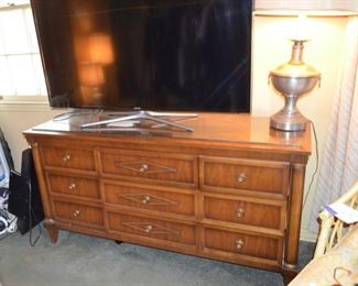 Drexel dresser w/mirror
