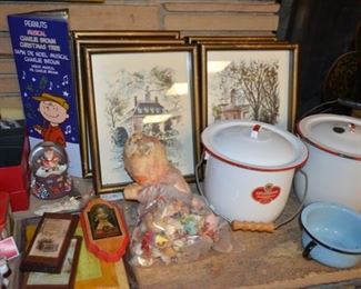 Charlie Brown musical Christmas tree; graniteware
