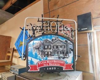 Neon IceHouse Sign