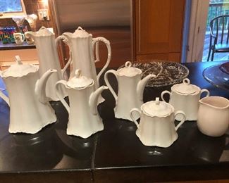 Lots of pretty tea pots and tea servers and eveything you need when Harry and Megan bring little Archie over for a visit
