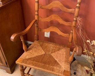 #1 Hartford House Solid Rock Maple Table w/3 leaves & 8 chairs 62-98x42x29 (as is finish) $175.00