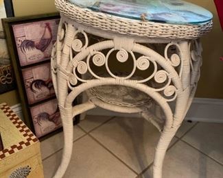 #19 Wicker Table 18x24 $30.00