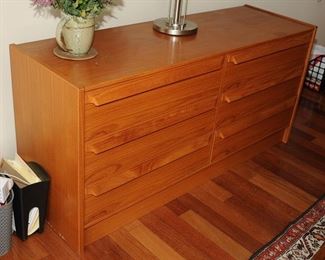 [99] MID-CENTURY CHEST OF DRAWERS   $120.00 [LOCAL PICK UP ONLY]