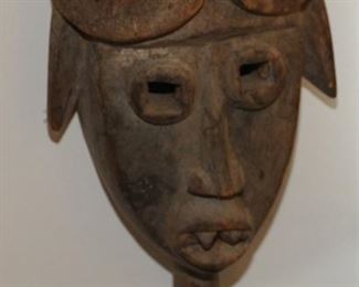 [30] ATTRIBUTED TO: "TWO RUNNERS'" DAN TRIBESMAN. COTES d'IVOIRE. LATE 19th CENTURY EARLY 20th CENTURY    $200.00