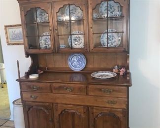 Solid Wood Hutch with Beautiful Set of Style House Ming Tree China made in Japan