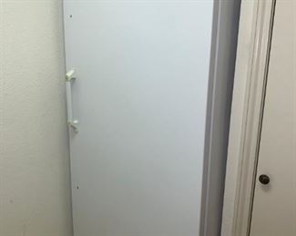 COLD Upright Frigidaire 20.3 CF Frost Free Freezer with Temperature Alarm