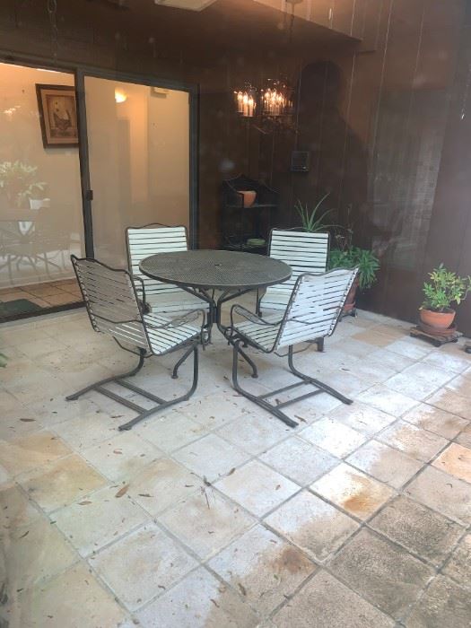 Patio Table with 4 Chairs