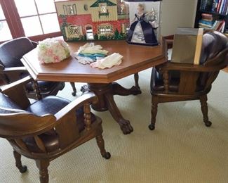 "married" antique claw foot table, top does not match base