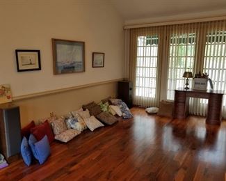 lots of throw pillows