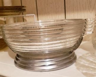 vintage Anchor Hocking Manhattan pattern bowl and stand