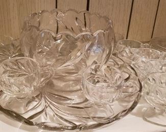 Oleander Punch bowl by Indiana Glass Co. with 23 cups