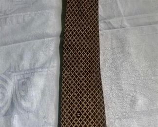 $75 Vintage Chanel Quatrefoil Tie 