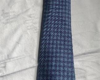 $60 Hermes Two-Tone Blue Patterned Tie